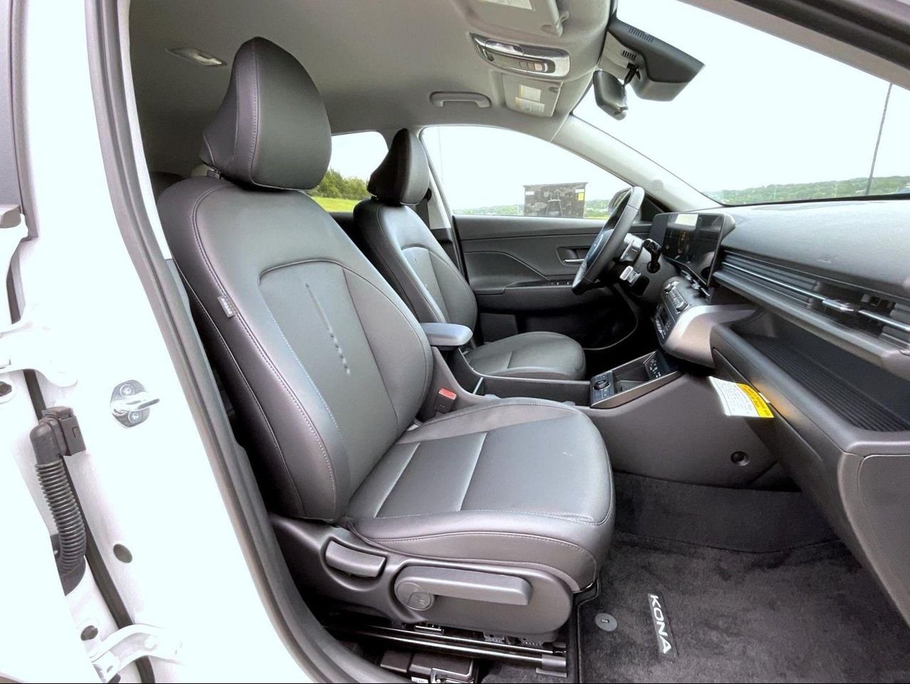New 2026 White Hyundai SEL Premium image 16