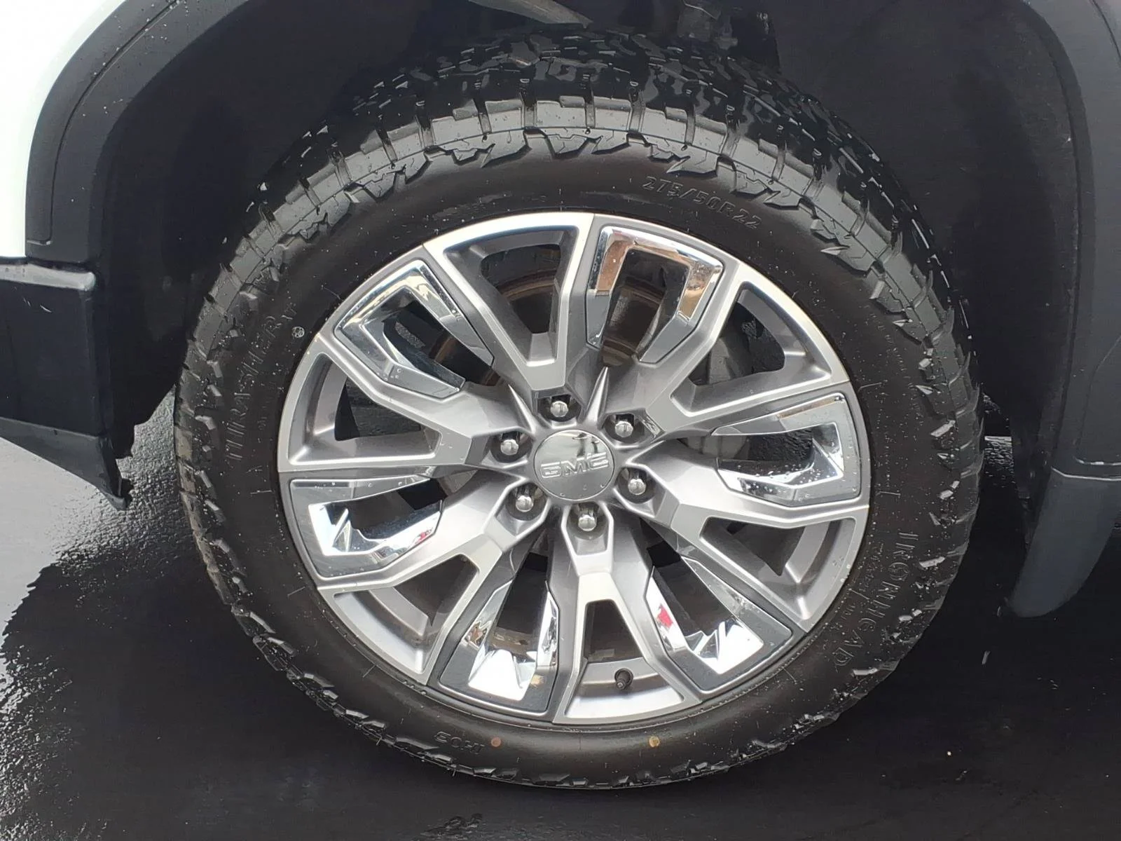 Used 2021 Summit White GMC Base image 28