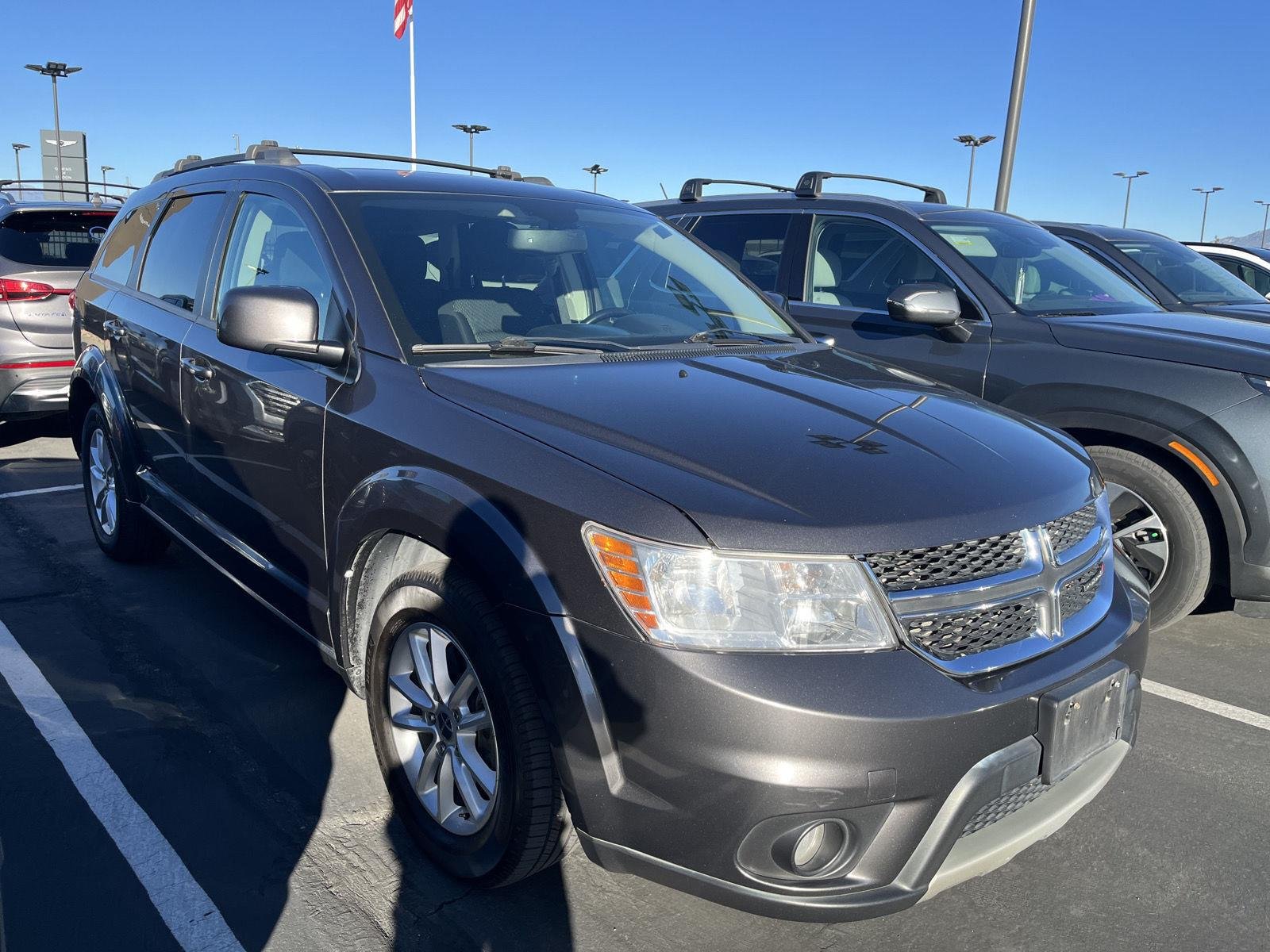 Used 2014 Granite Crystal Metallic Clearcoat Dodge SXT image 3