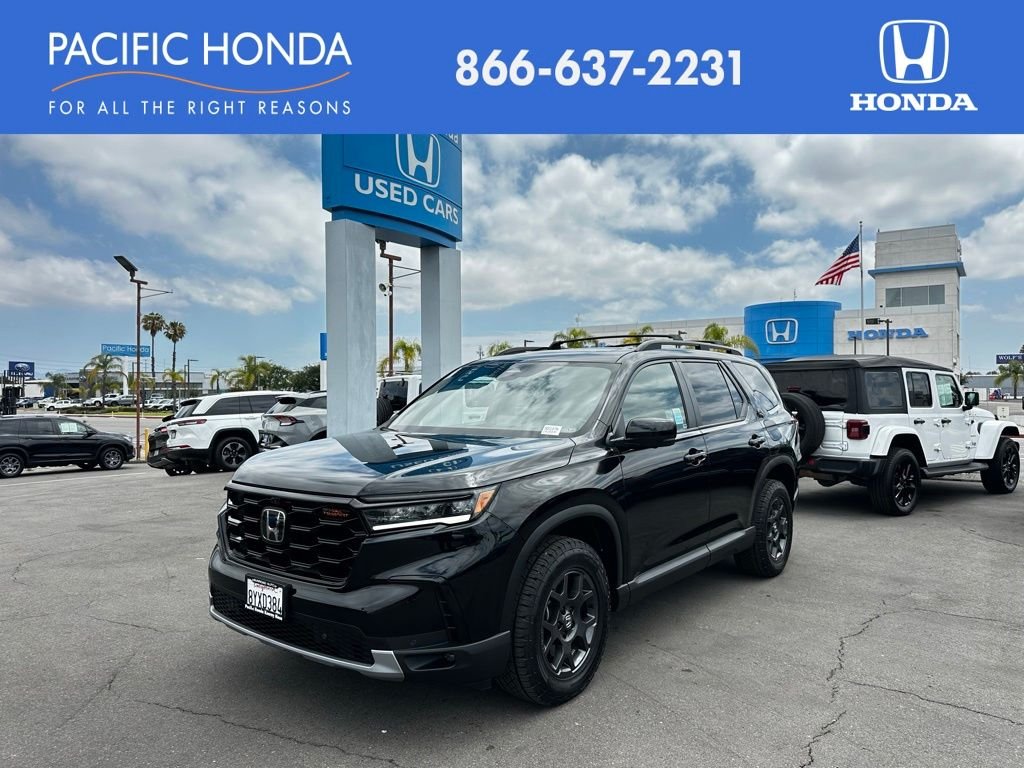 2025 Honda Pilot TrailSport AWD's photo