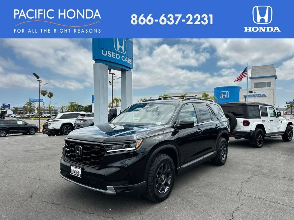 2025 Honda Pilot TrailSport AWD's photo