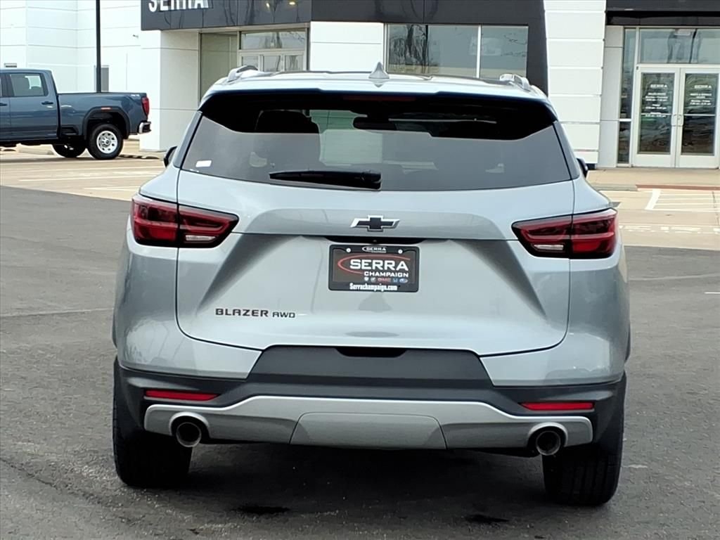 Used 2024 Sterling Gray Metallic Chevrolet LT image 13