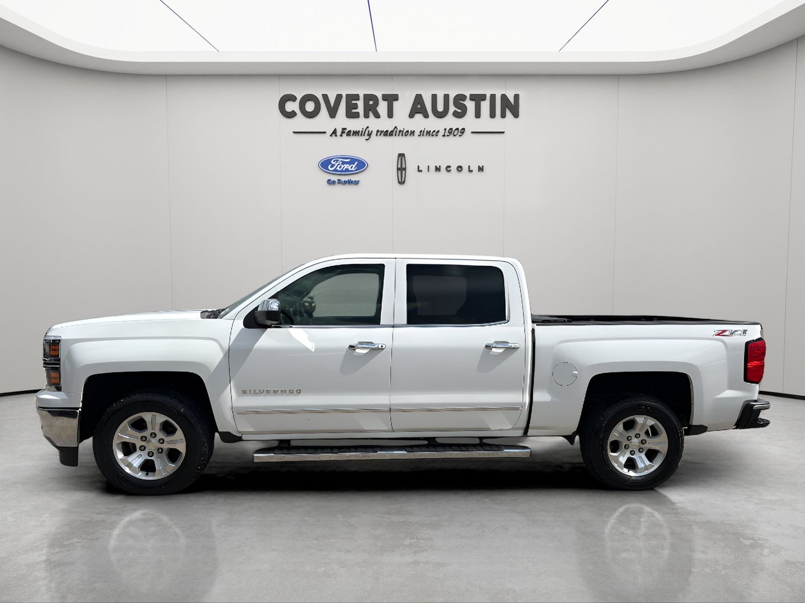 Used 2015 White Chevrolet LTZ image 2