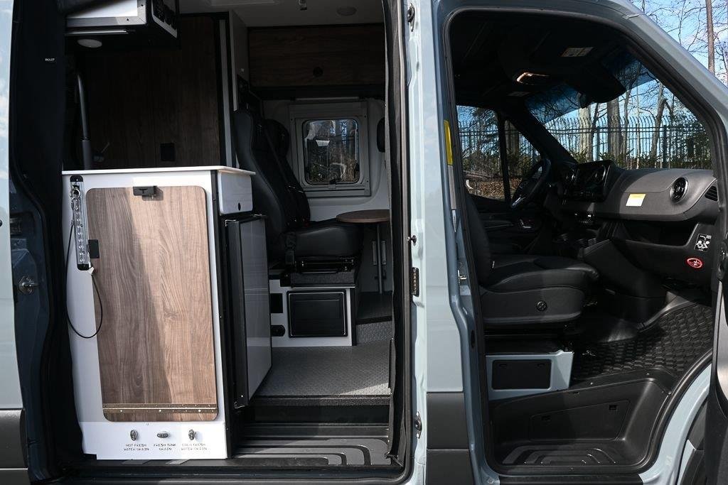 Used 2025 Blue Grey Tiffin  image 3