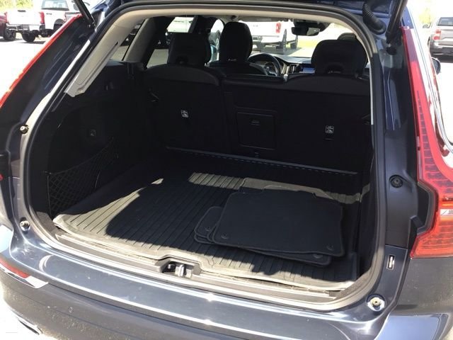 Used 2020 Denim Blue Metallic Volvo T6 Inscription image 28