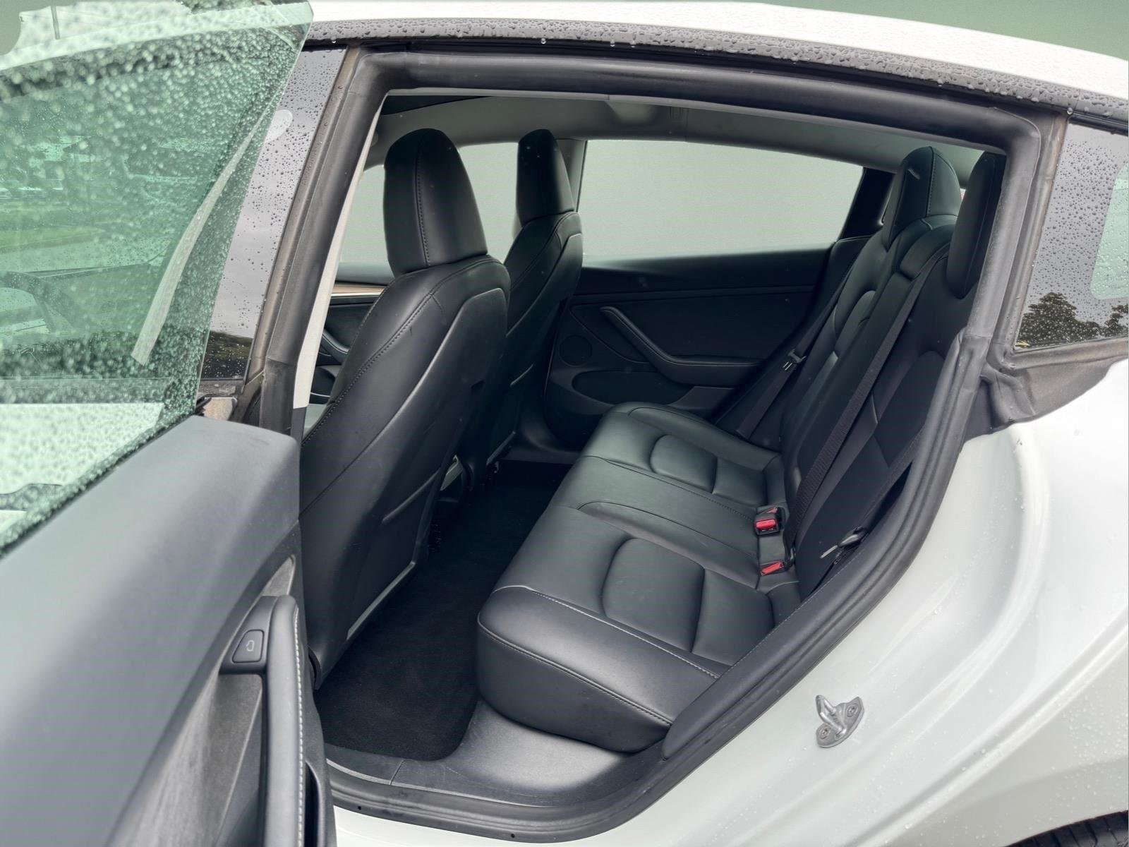 Used 2023  Tesla  image 13
