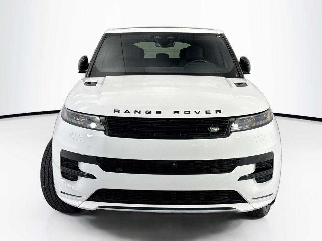 Used 2024 Fuji White Land Rover Dynamic SE image 2