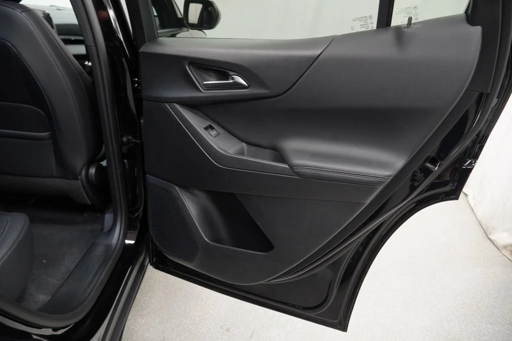 New 2027 Mosaic Black Metallic Chevrolet LT image 25