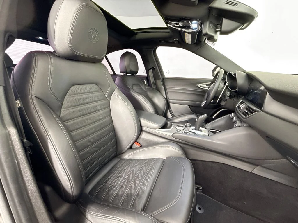 Used 2023 Gray Alfa Romeo Veloce image 26