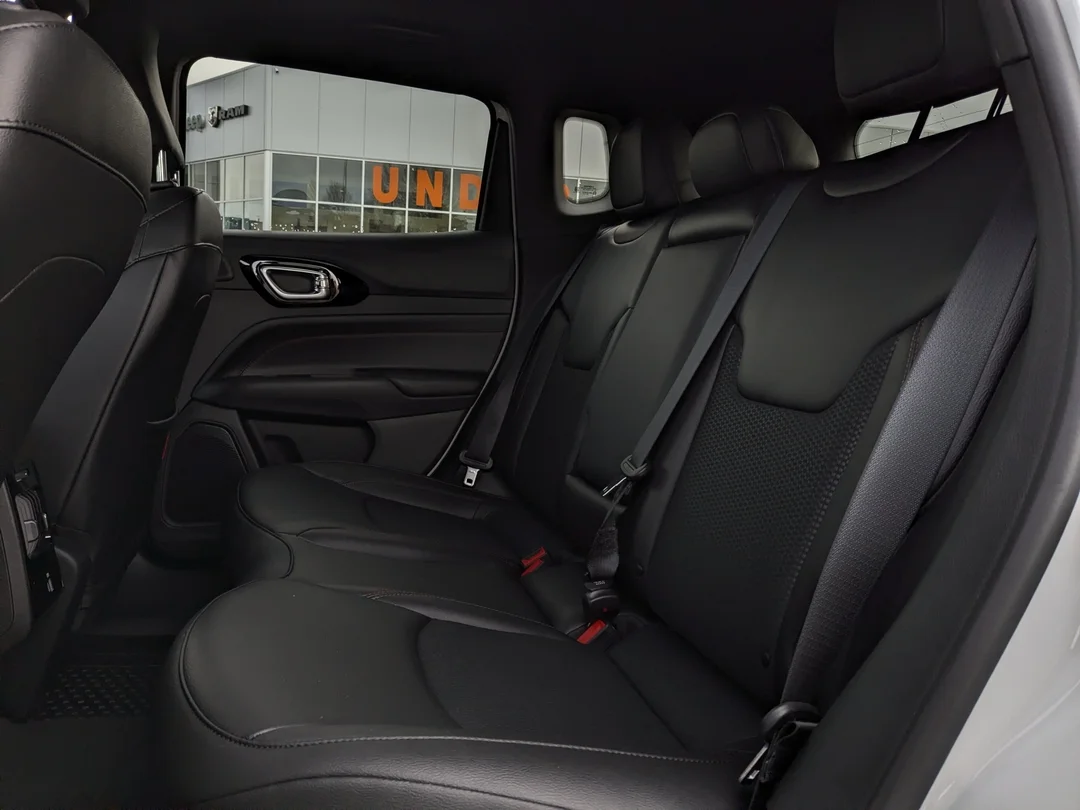 New 2026 White Jeep Trailhawk - - 4x4 - Sun Sound & Nav Group - Pano Roof - Alpine Speakers & More! image 27