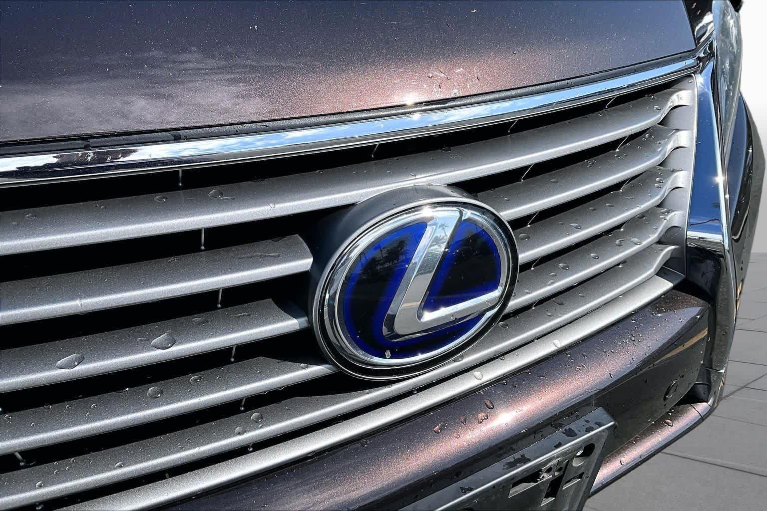 Used 2013 Fire Agate Pearl Lexus  image 29