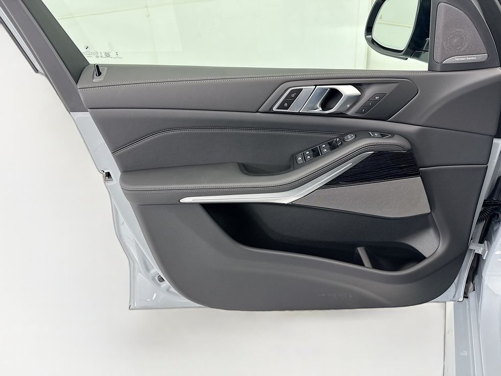 New 2026 Gray Metallic BMW xDrive40i image 23