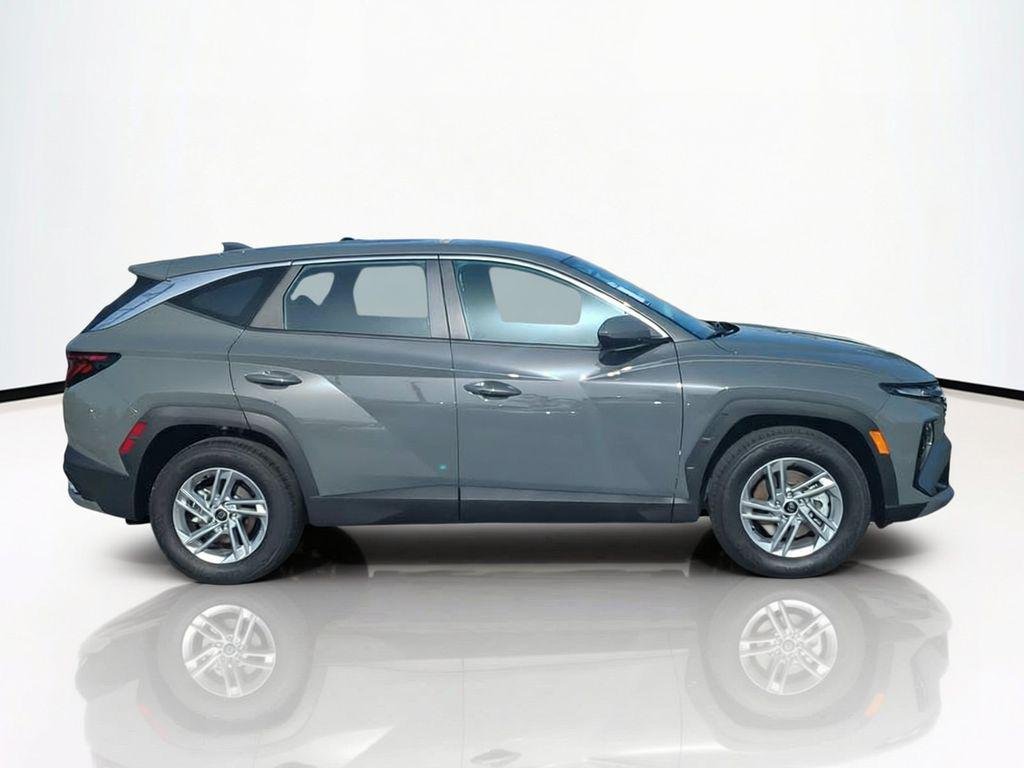 New 2026 Gray Hyundai SE FWD image 4