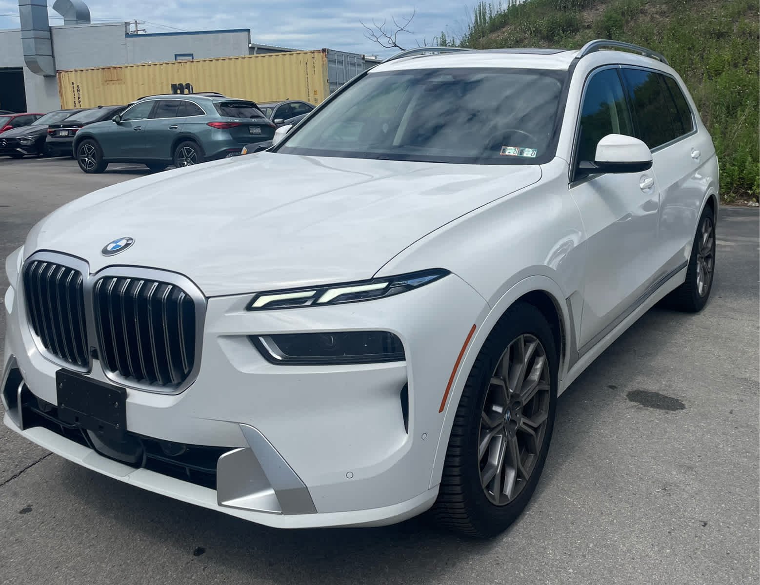Used 2023 Alpine White BMW xDrive40i image 2