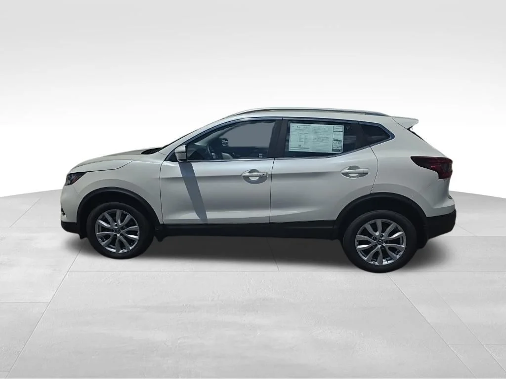 Used 2021 White Nissan SV image 9