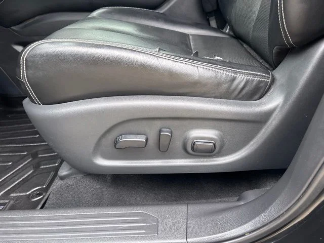 Certified Used 2017 Black Nissan SL image 14