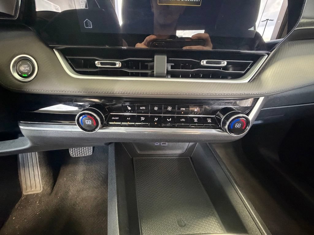 Used 2025 Cacti Green Chevrolet LT image 32