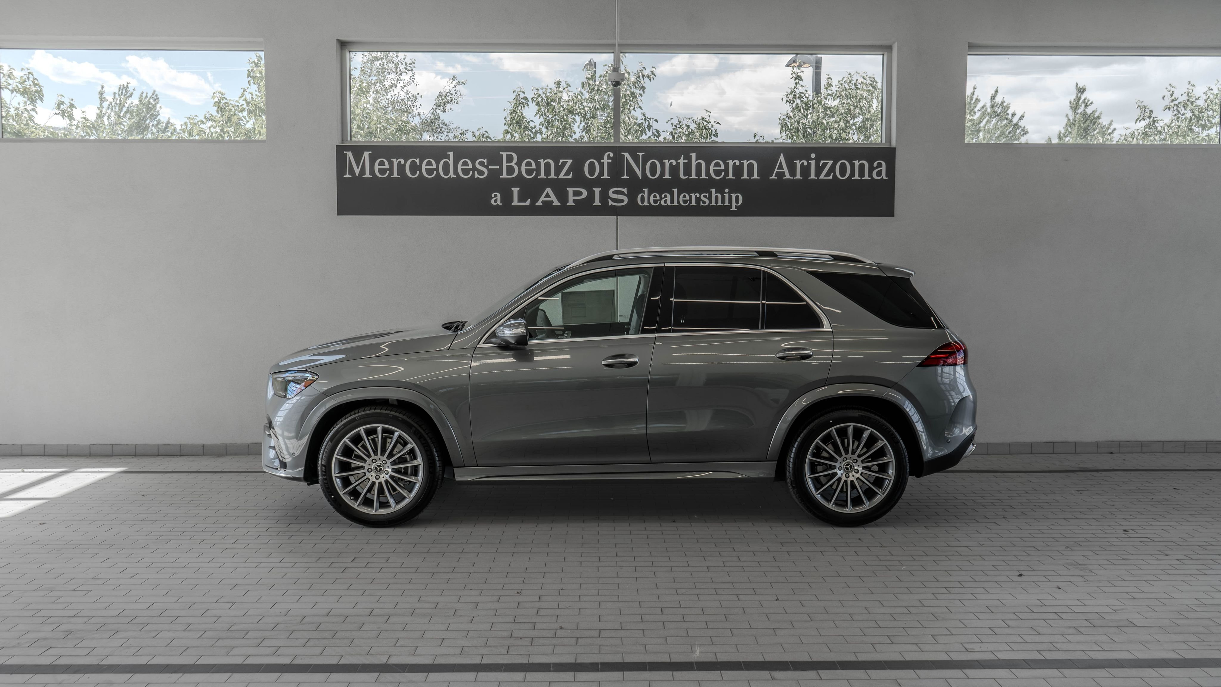 New 2026 Selenite Grey Metallic Mercedes-Benz GLE 450 image 2