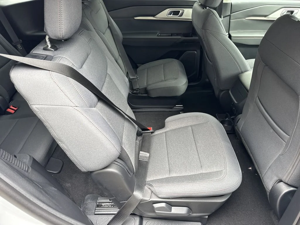 New 2026 Space White Metallic Ford Active image 15