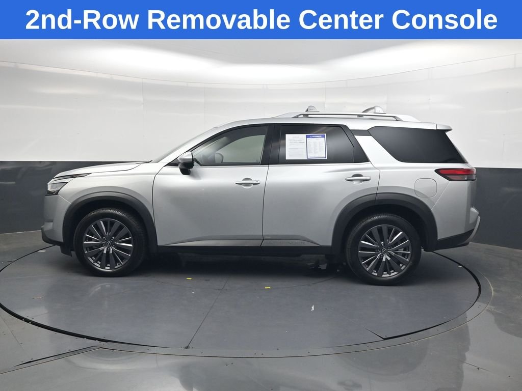 Used 2023 Silver Nissan SL image 7