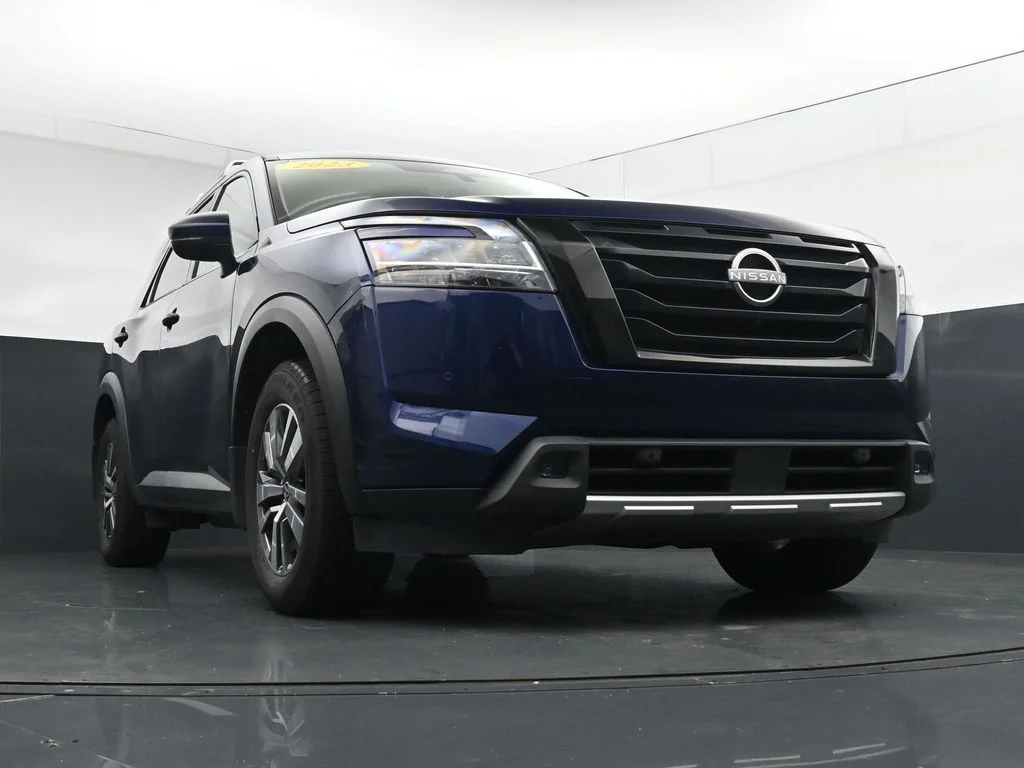 Used 2023 Blue Nissan SL image 35