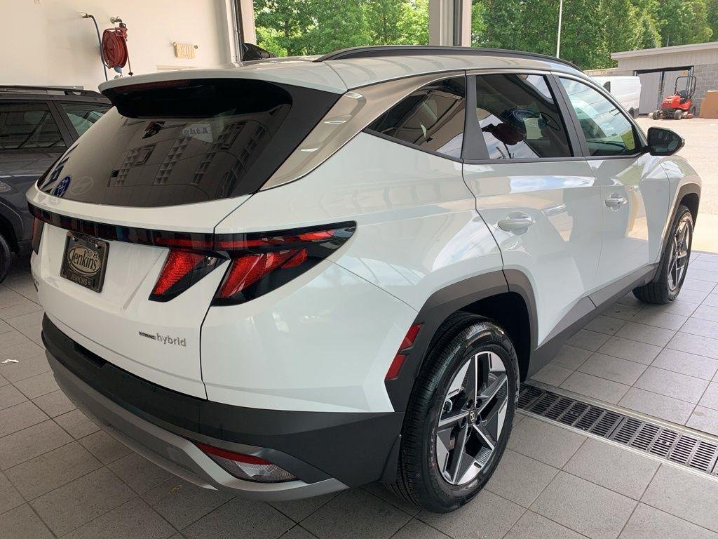 New 2026 White Hyundai SEL AWD image 17