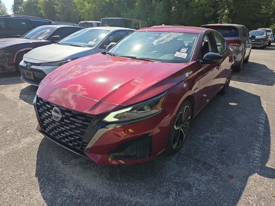 Used 2023 Red Nissan 2.5 SR image 2