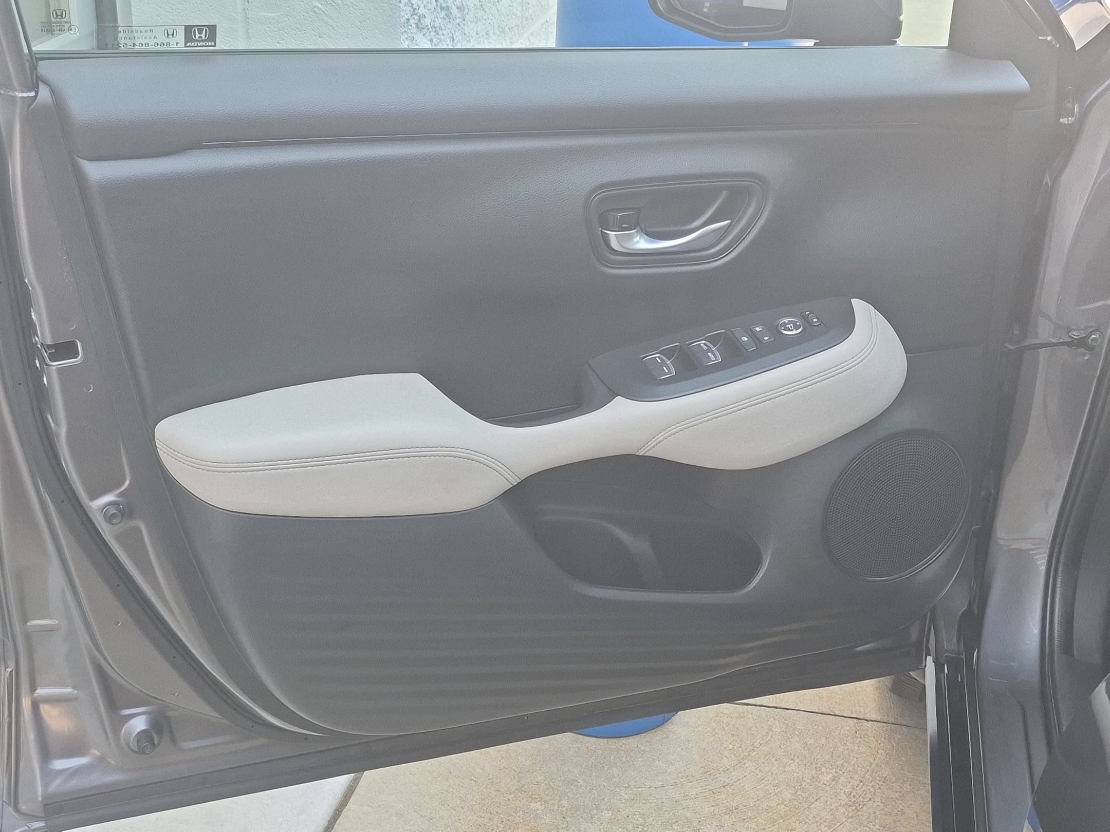 2025 Honda HR-V EX-L - Photo 13