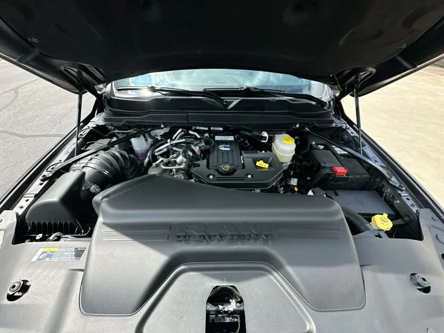 New 2026 Granite Crystal Metallic Clear-Coat Exterior Paint RAM Tradesman image 18