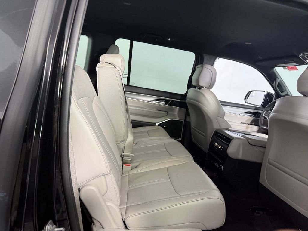 Certified Used 2025 Black Wagoneer Base image 28