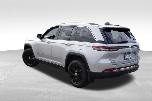 Certified Used 2022 Silver Jeep Limited image 7