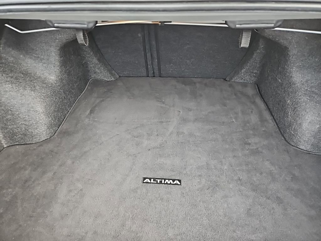 Used 2024 Silver Nissan SV FWD image 23
