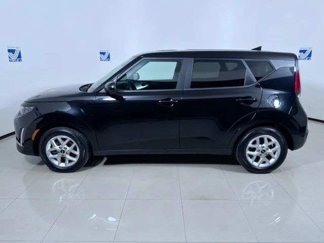 Used 2024 FUSION BLACK Kia LX image 5