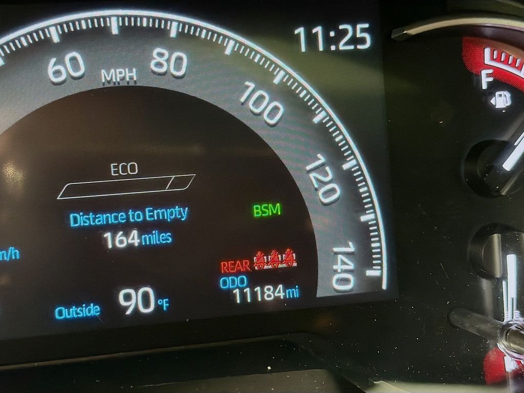 Used 2025 Ice Cap Toyota XLE image 12