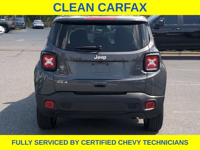 Used 2023 Gray Jeep Latitude image 7