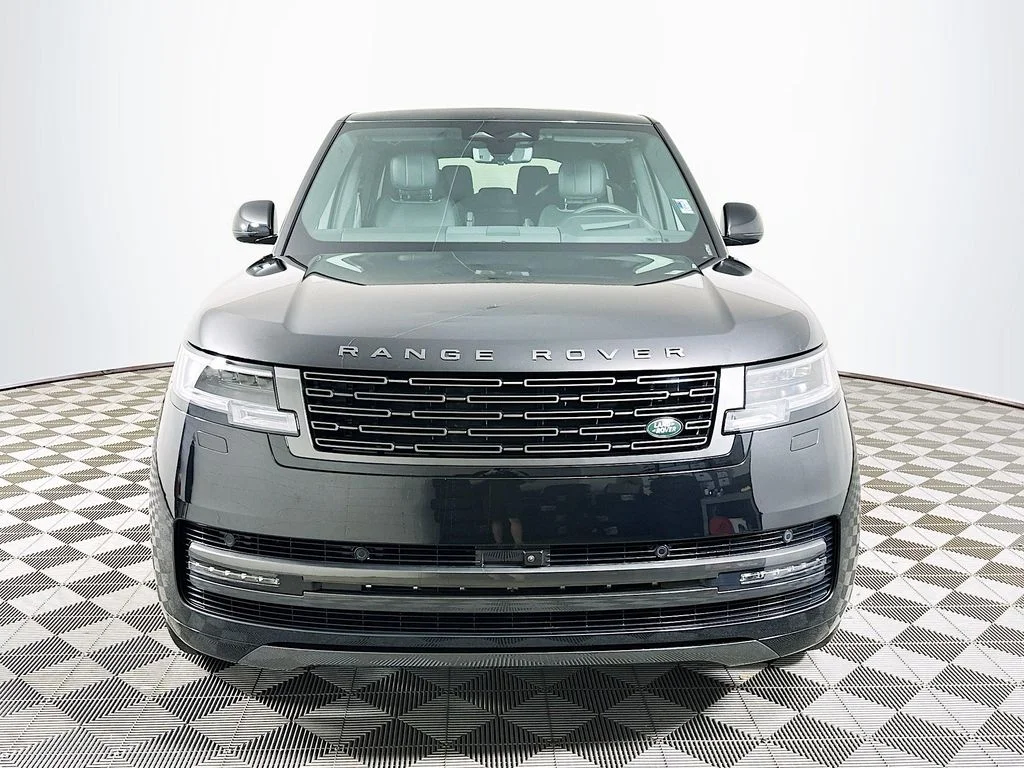 New 2026 Santorini Black Land Rover SE image 2