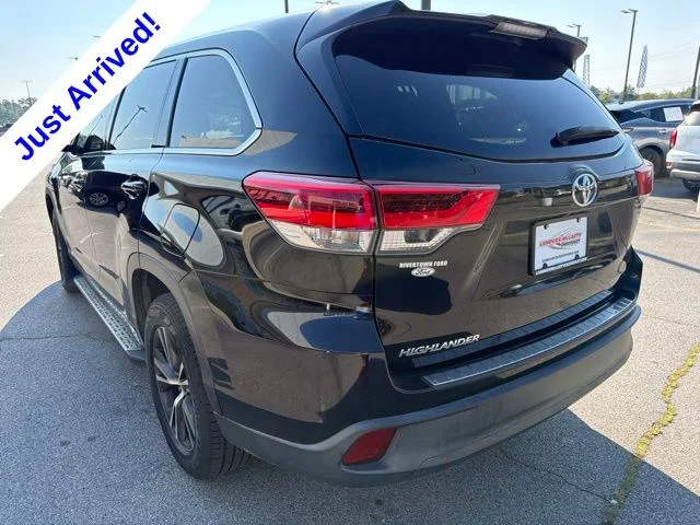 Used 2018 Black Toyota LE image 5