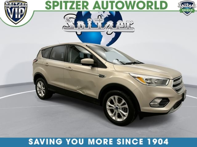 Used 2017 Gold Ford SE image 3