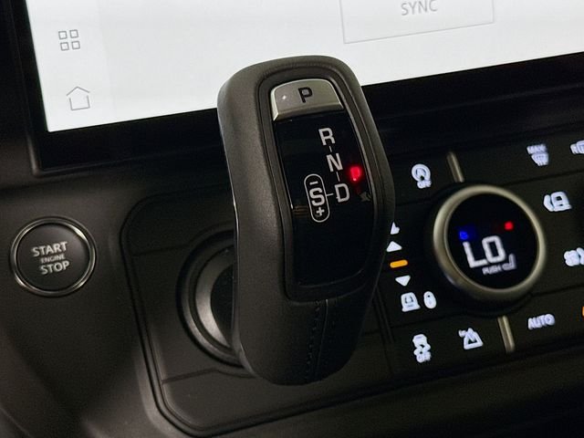 New 2026 Fuji White Land Rover X-Dynamic SE image 19