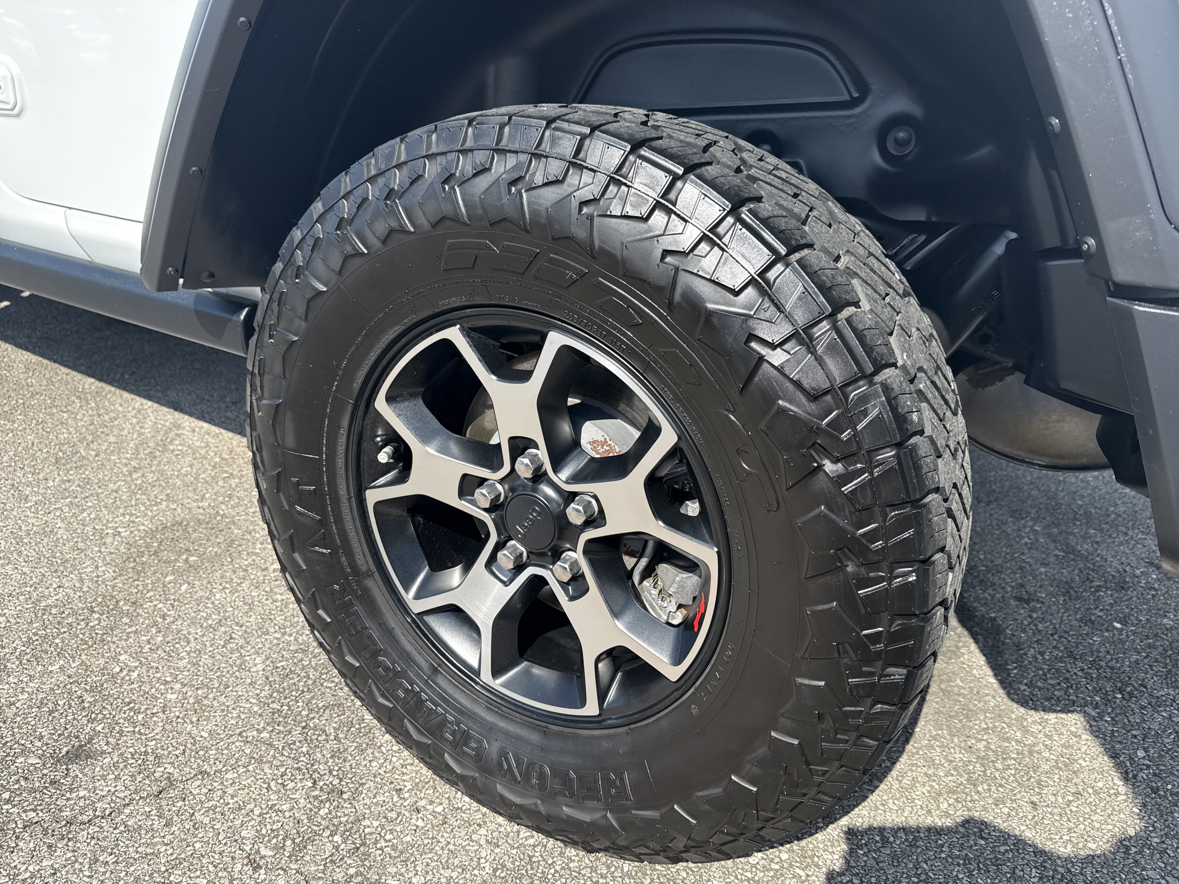 Used 2020 Bright White Clearcoat Jeep Rubicon image 13