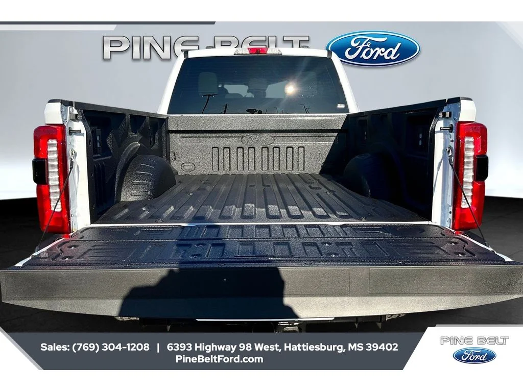 New 2026 Oxford White Ford F-250® XLT image 12