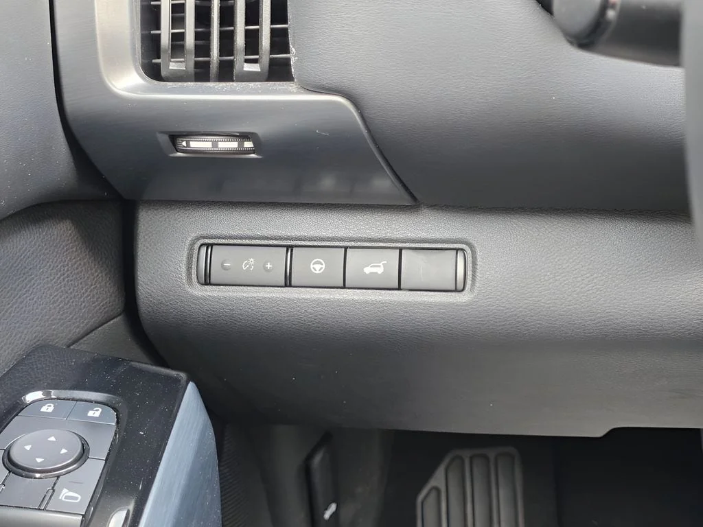 Used 2023 Brilliant Silver Metallic Nissan SL image 28