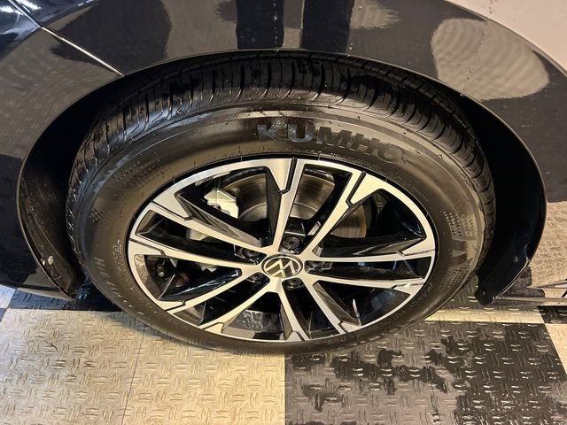 New 2026 Black Volkswagen 1.5T Sport image 7