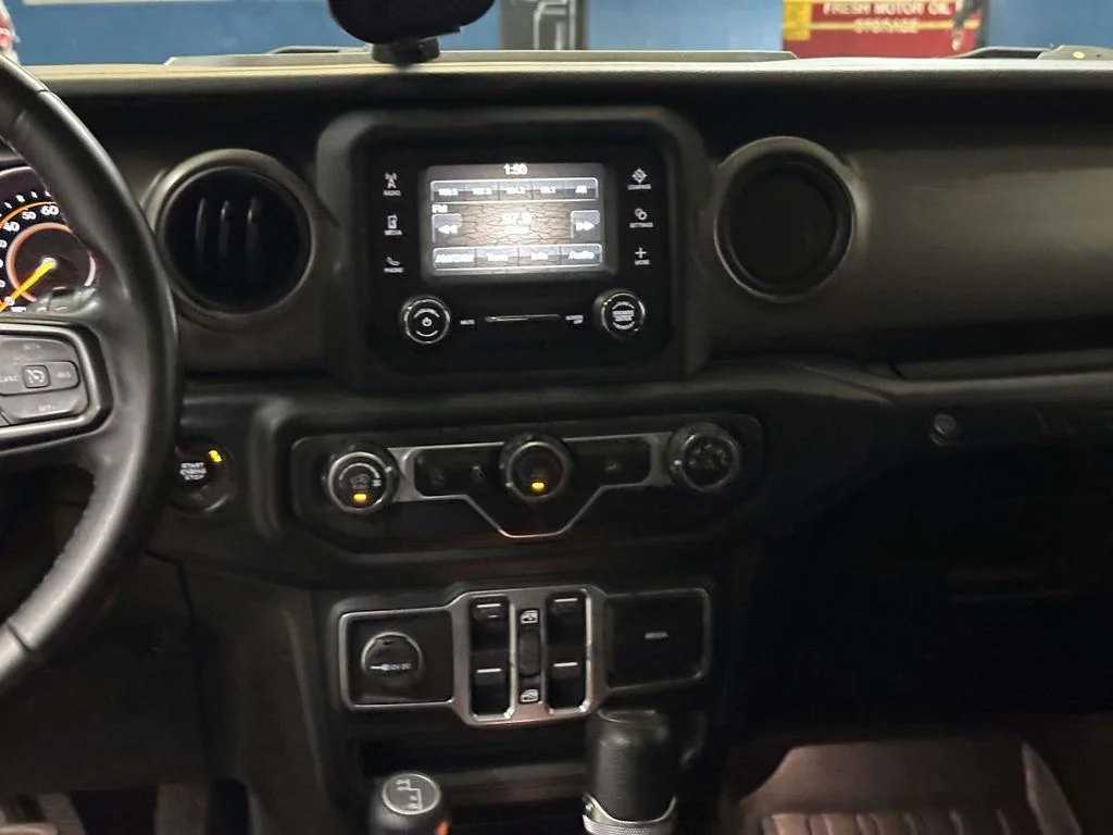 Used 2018 Gray Jeep Unlimited Sport S image 22