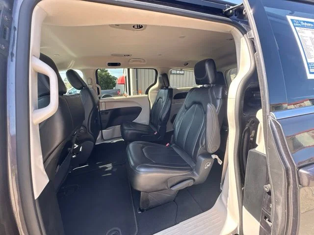 Used 2023 Gray Chrysler Touring L image 39