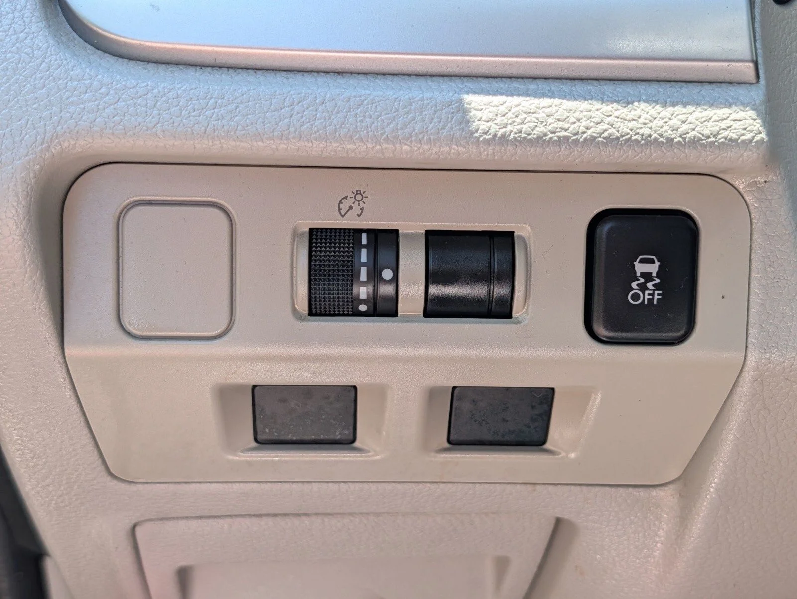 Used 2018 Gray Subaru 2.5i image 8
