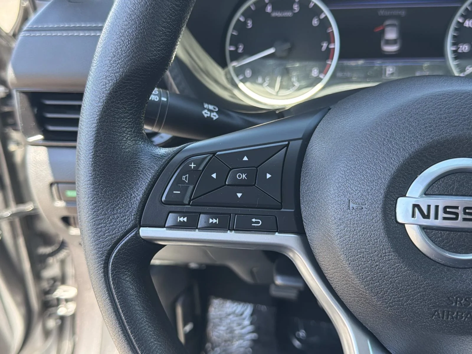 Used 2023 GUN METALLIC Nissan SV image 11