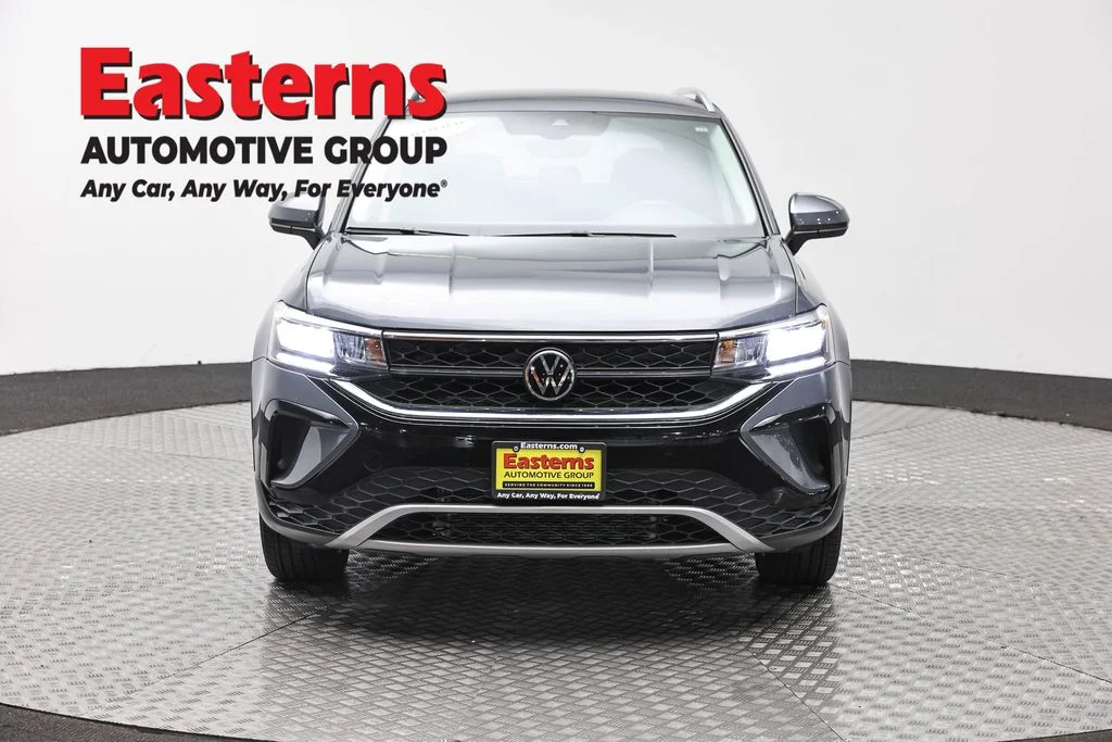 Used 2022 Gray Volkswagen 1.5T SE image 2