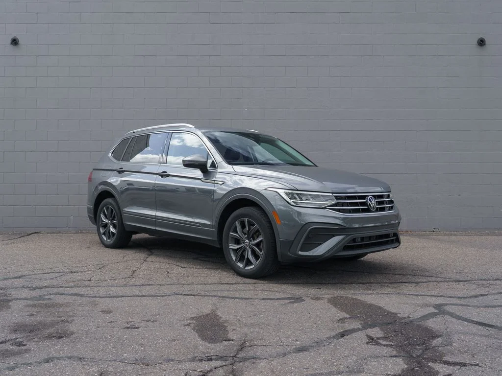 Certified Used 2023 Platinum Gray Metallic Volkswagen 2.0T SE image 9