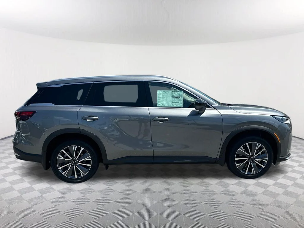 New 2027 GRAPHITE SHADOW INFINITI Luxe FWD image 4